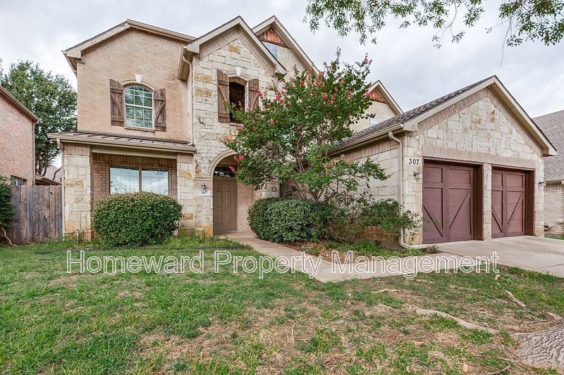 1st image of 307 Moonlight Dr