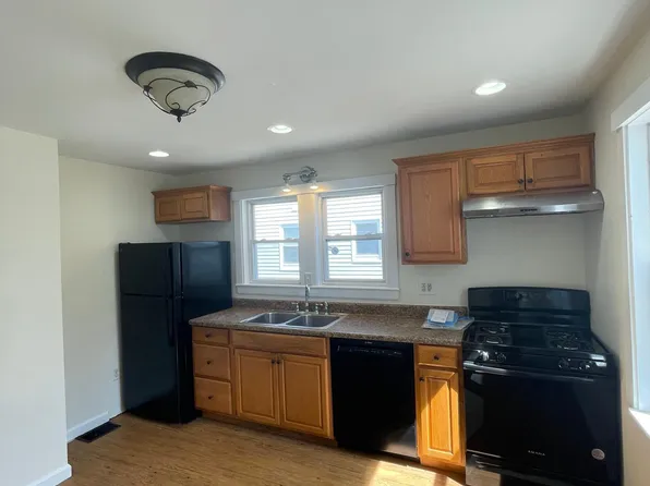 63 Lawn Ave, Quincy, MA 02169