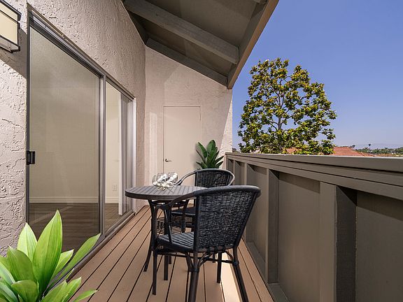 4th image of 301 Weston Cir APT 28