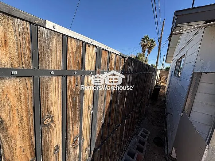 2818 W Heatherbrae Dr — Photo 18