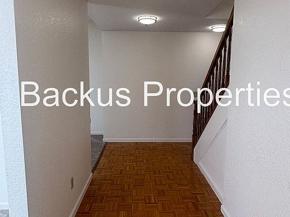 4th image of 18 Suffield Cir