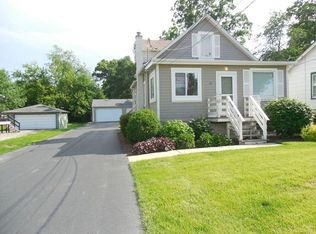 15 Meade Ct #1, Fox Lake, IL 60020