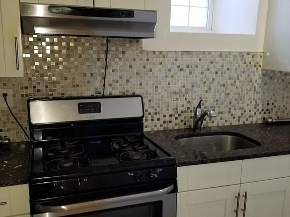 2nd image of 2543 Radcliff Ave Floor 1