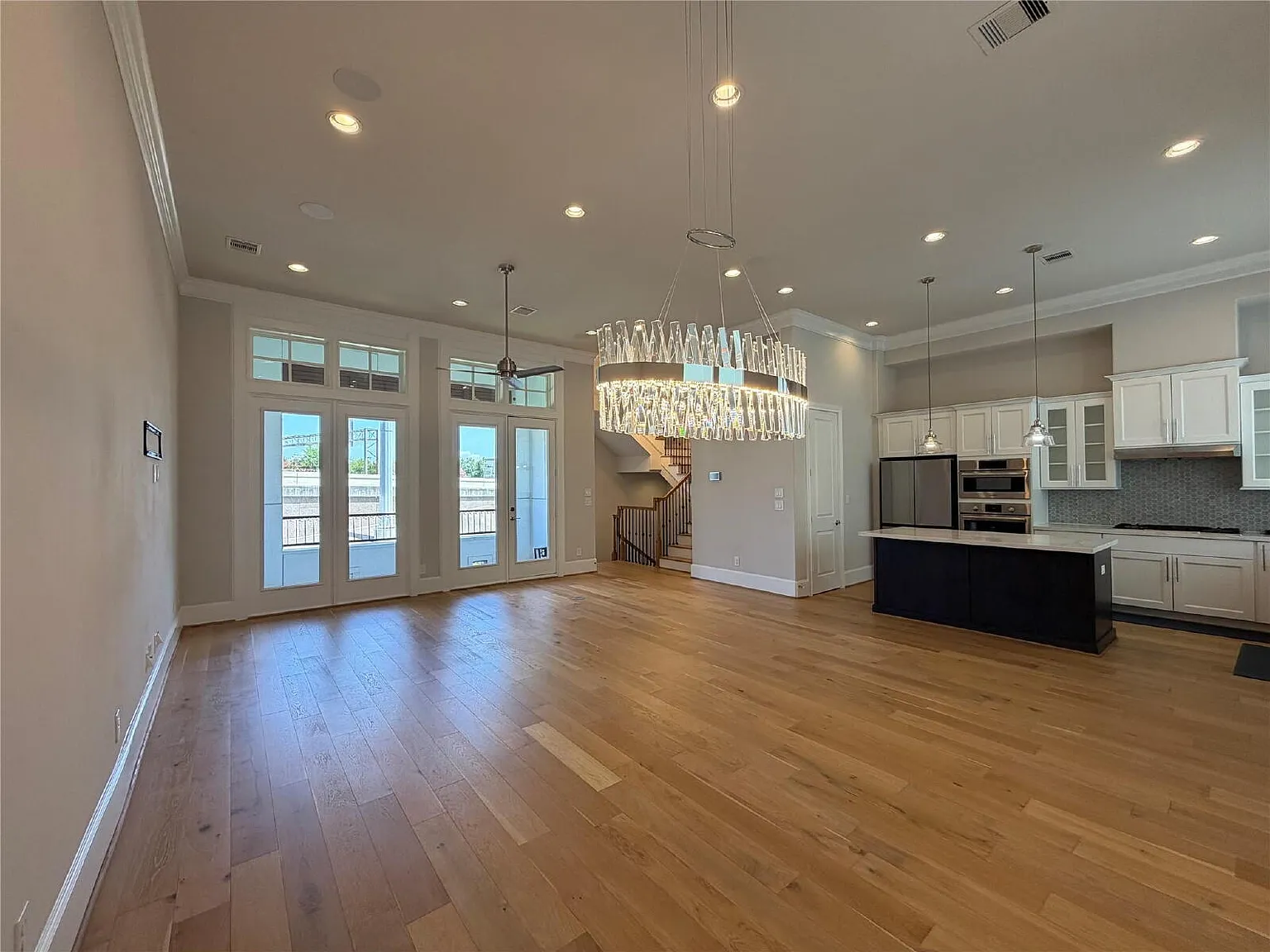 3 bed, 3.5 bath, 2918 sqft, $2,900 — Photo 3
