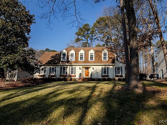 3rd image of 1604 Queens Point Dr