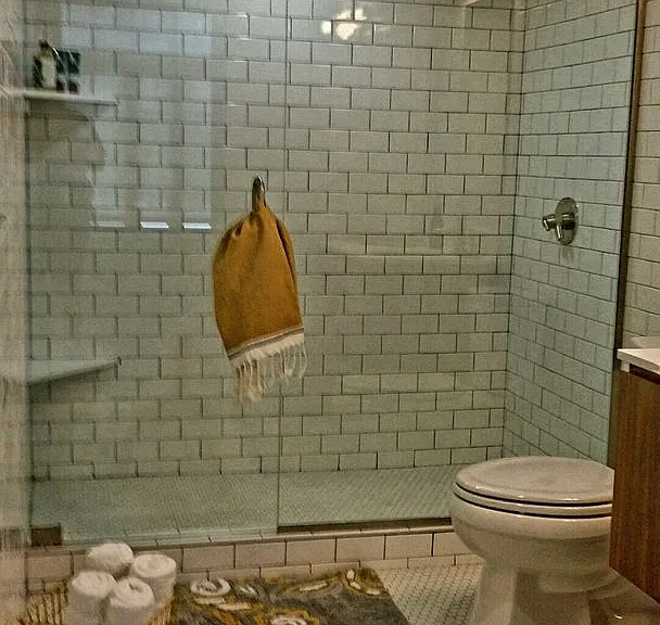 1315 N Broadway Pl — Photo 2