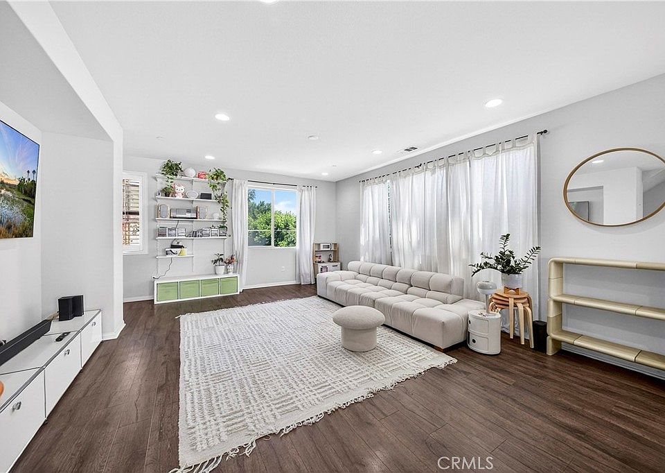 1st image of 1021 Mandarin Pl