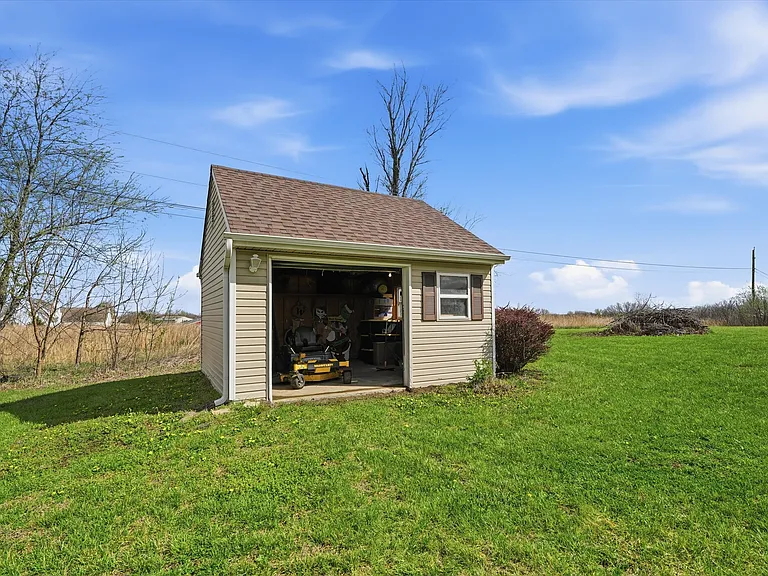 12200 Hollingsworth Rd — Photo 43