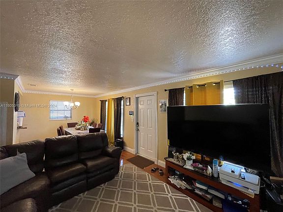 4th image of 3230 NW 14th Pl