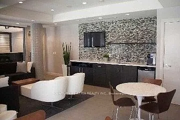 17 Kenaston Gdns #314 — Photo 3