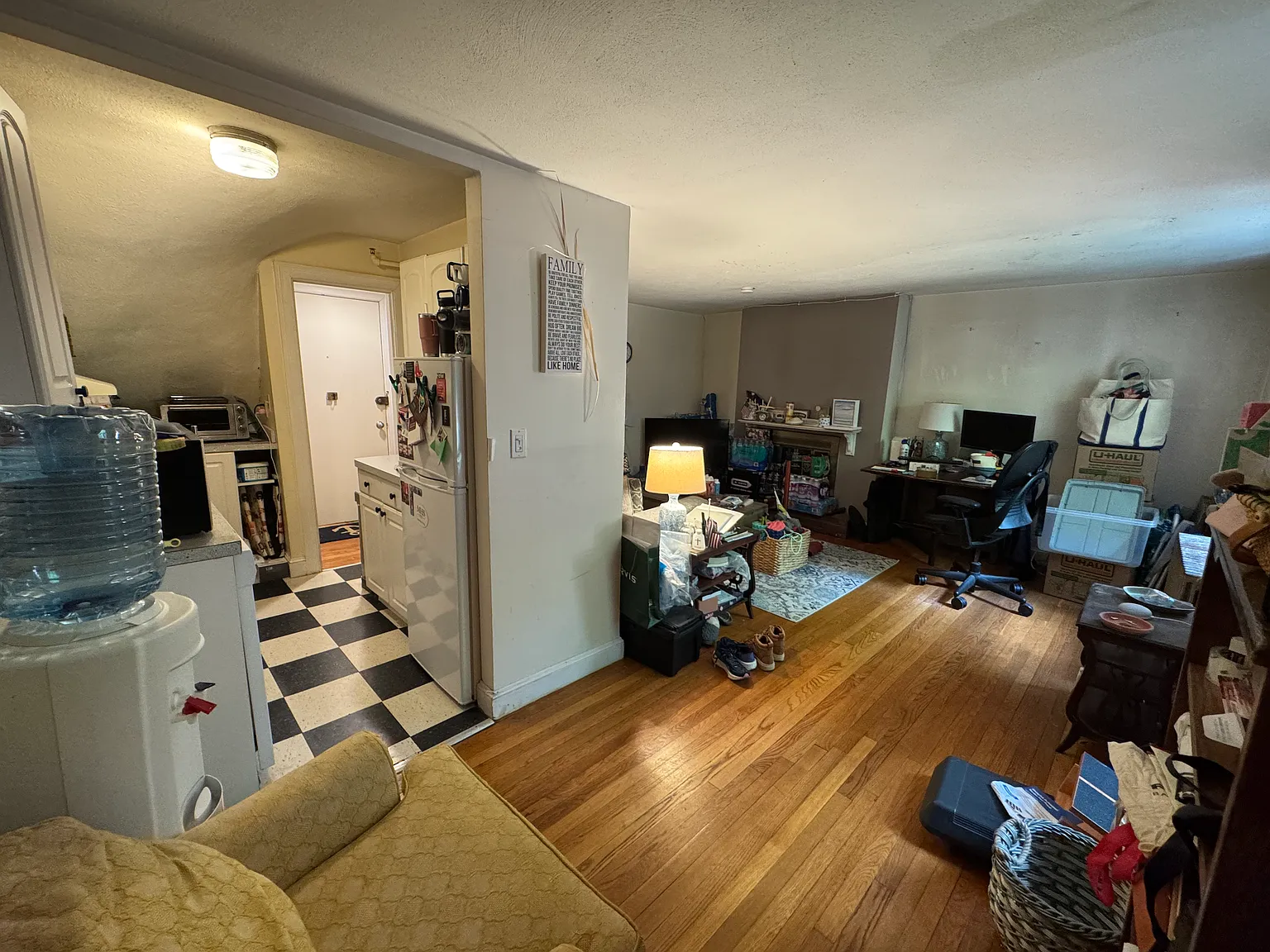 2 bed, 999 sqft, $4,400 — Photo 3