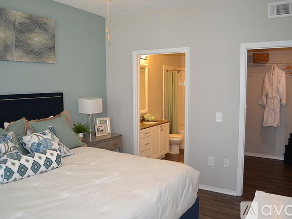 3rd image of 12850 Dr Martin Luther King Jr St N #3