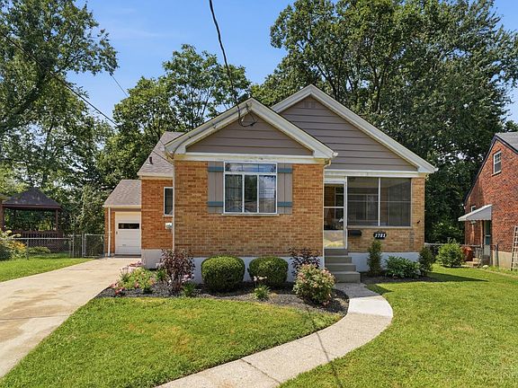 3rd image of 3783 S Broadlawn Cir