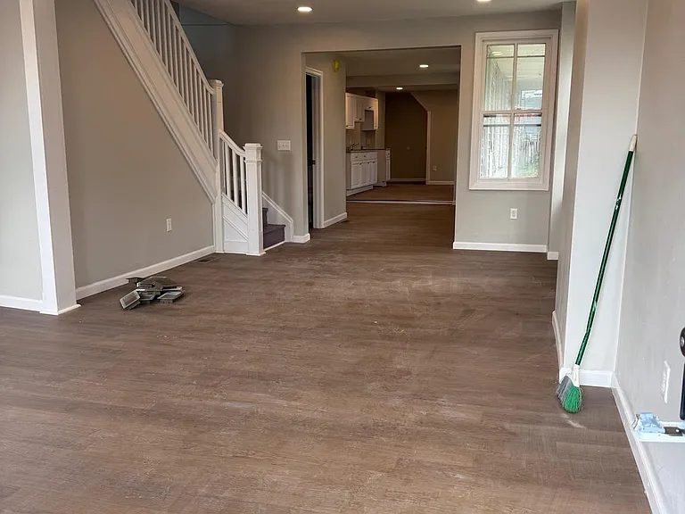 231 Roosevelt Ave — Photo 2