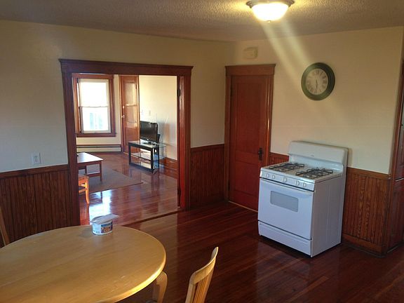 3rd image of 39 Cottage St Floor 3