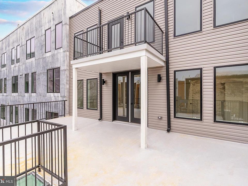 1st image of 2002 Frankford Ave #201