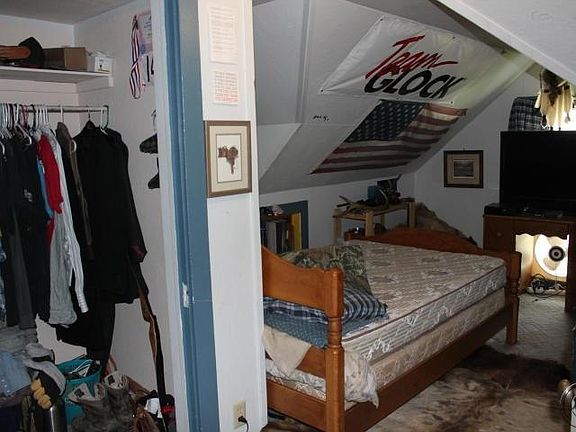5th image of 210 Adirondac Ave
