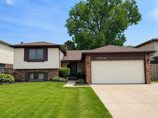 4 bed, 2.5 bath, 2169 sqft, $2,500 — Photo 4