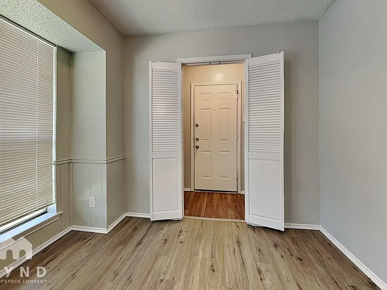 209 Los Santos Dr — Photo 11