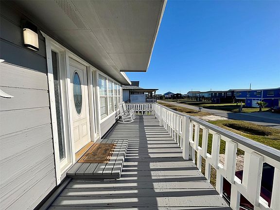 5th image of 610 Seashell Dr