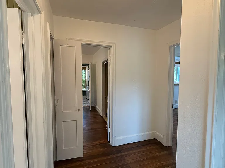 718 E 15th Ave — Photo 23
