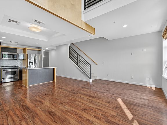 3rd image of 2900 Wyandot St Unit 303