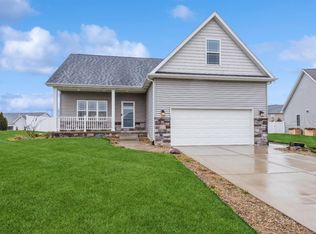 2901 Winter Garden Dr, Valparaiso, IN 46385