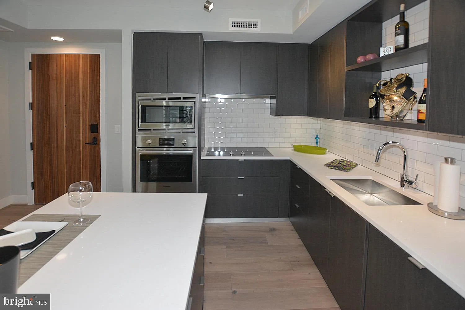 1 bed, 1.0 bath, 643 sqft, $2,700 — Photo 4