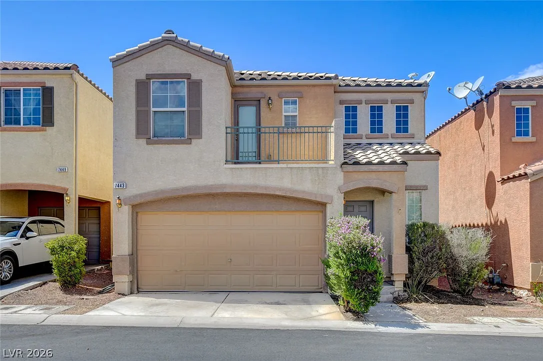 3 bed, 2.5 bath, 1421 sqft, $2,050 — Photo 1