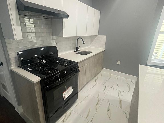 2nd image of 902 18th Ave Floor 2