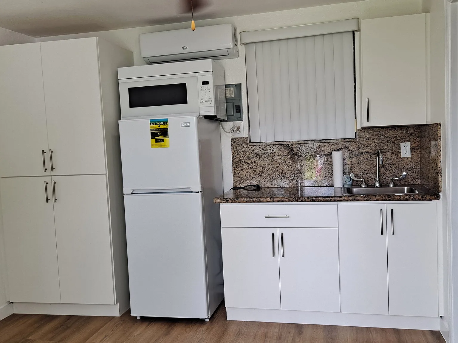 Studio, 400 sqft, $1,300 — Photo 4