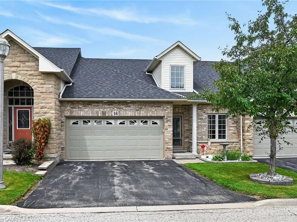 16 Appalachian Trl, Hamilton, ON L9B 2X8