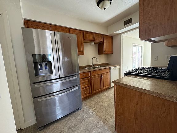 4th image of 507 S Lea Ave #A