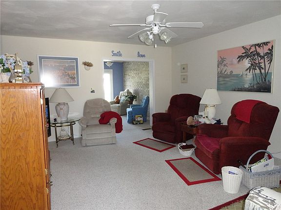 2nd image of 1023 E Crown Pointe Blvd