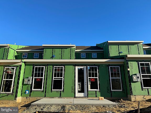 2nd image of 104 Windflower Way