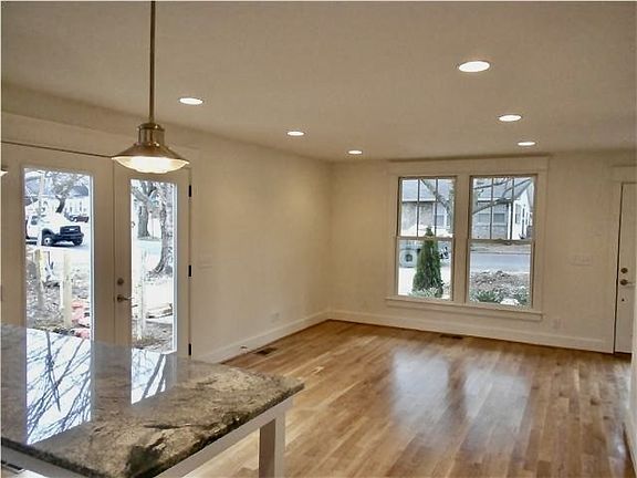 4th image of 2203 25th Ave S