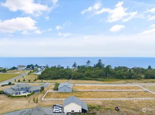 1060 American Ln, Coupeville, WA 98239