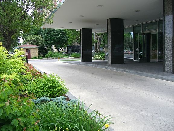 2nd image of 3900 N Lake Shore Dr APT 3B
