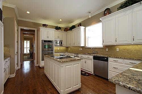 3rd image of 4802 Cranbrook Dr E