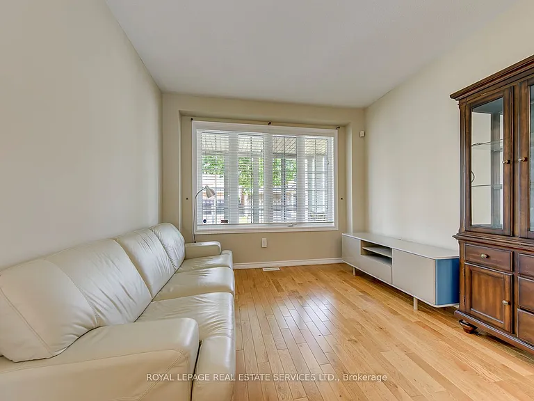 9 Barnstone Dr — Photo 9