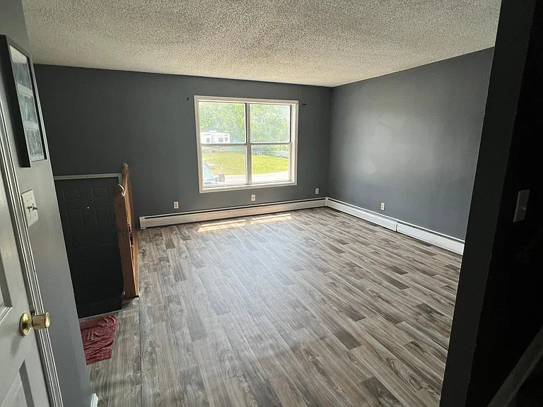 31 Norris Ave — Photo 7