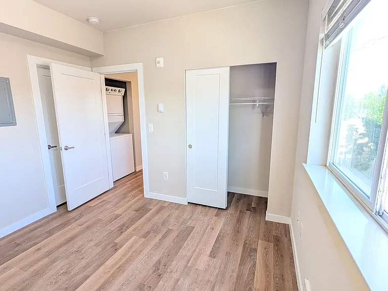 3715 McKinley Ave — Photo 7