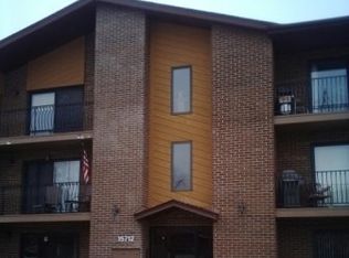 15712 Revere Ct APT F, Oak Forest, IL 60452