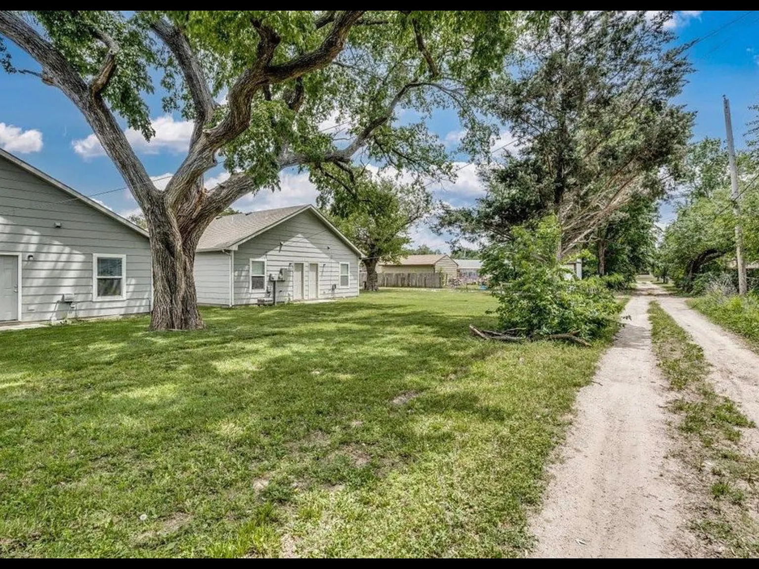 2 bed, 816 sqft, $1,200 — Photo 3