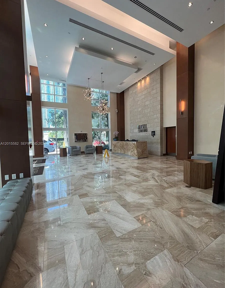 1 bed, 757 sqft, $2,995 — Photo 3
