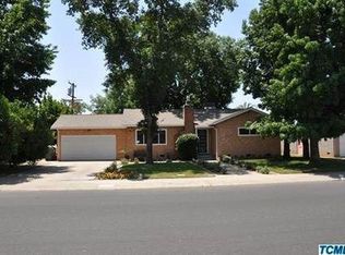 3205 E Meadow Ln, Visalia, CA 93292
