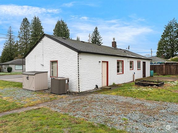 3rd image of 1032 Dean Drive