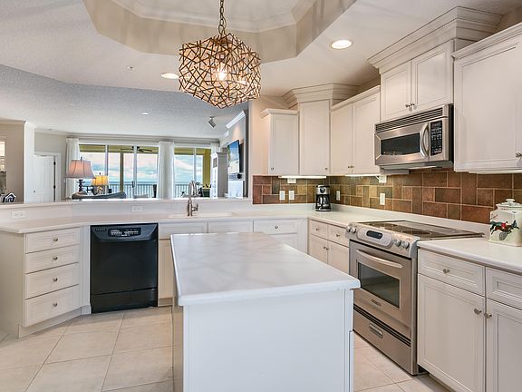 5th image of 230 N Serenata Dr Unit 722