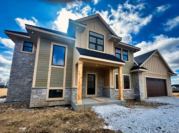 N66W21075 Sweet Clover DRIVE, Menomonee Falls, WI 53051