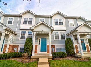 384 Holiday Ln, Hainesville, IL 60073